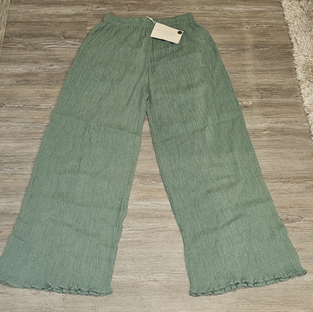 New with tags Savannah Morrow Eve Organic Cotton Pants LIght Green Size Medium